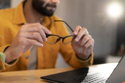 How to Remove Scratches from Eyeglasses and Sunglasses