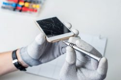 Cracked Mobile Screen Repair