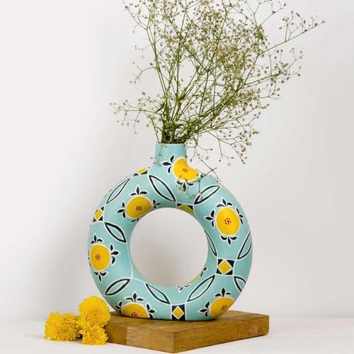 Get Modern Home Decor Items From ArtStory
