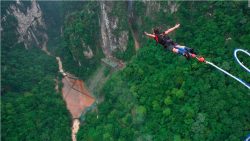 Bungee jumping slingshot in Himachal