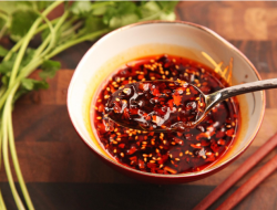 Spice Up Your Meals: Creative Ways to Use Hot Chili Oil