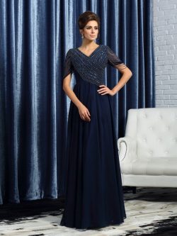 Kurze Ärmeln A-Line Empire Taille Anständiges Brautmutterkleid mit V-Ausschnitt – MeKleid.de