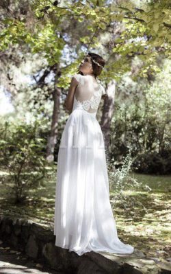 Abito da Sposa in Pizzo Cappellino A Terra con Applique decorato – Gillne.it