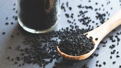 9 Impressive Health Benefits of Nigella Seeds (Kalonji)