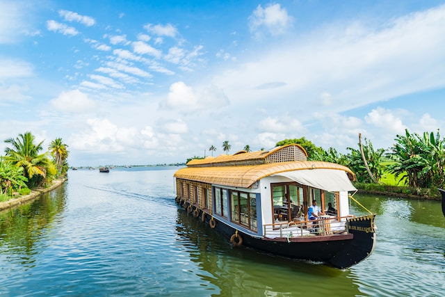Kerala Houseboat Packages From Seasonz India Holidays