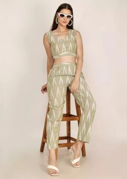 Women Light Green Ikat Printed Co-Ord Set- Gargi Style