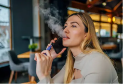 The Practical Benefits of Disposable Vapes for People on the Go