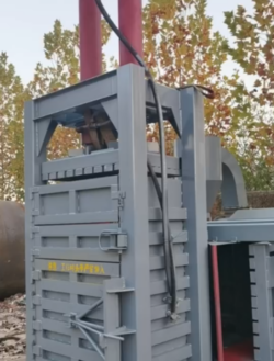 PET bottle baling machine