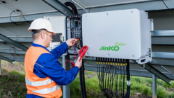 How Does Solar Battery Installation Reduce Electricity Bills?
