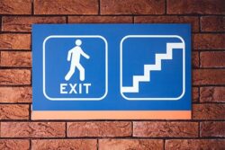 How Wayfinding Signs in Austin Help Businesses Guide Visitors Efficiently