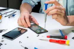How Do Phone Repairs Improve Your Device Lifespan?