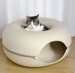Donut-Shaped Tunnel Felt Cat Bed