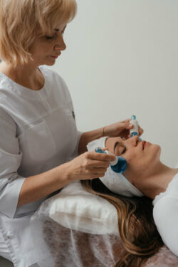Can Red Carpet Facial Make Skin Look Better in Photos?