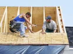 Why Hire a Roofing Contractor Instead of DIY?