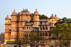 Taxi & Cab Rental In Udaipur From Jodhpur Day Tours Car Rental Service.