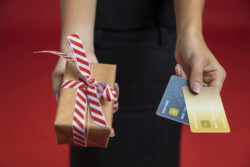 increase foot traffic with gift cards