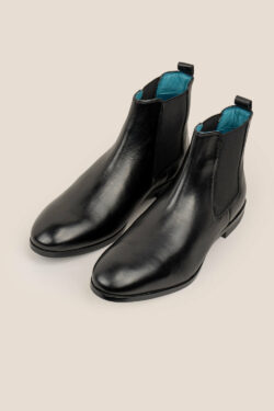 Why Black Chelsea Boots Are a Wardrobe Essential for Men