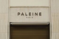 Custom Business Signs – Tailored Branding Solutions