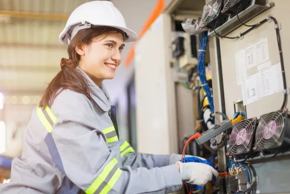 Transitorios: El Riesgo Invisible que Puede Detener tu Producción