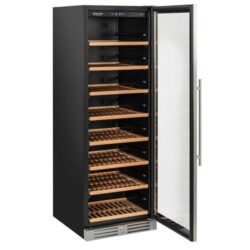 Rustfritt stål i storkjøkken – hvorfor det er det beste valget