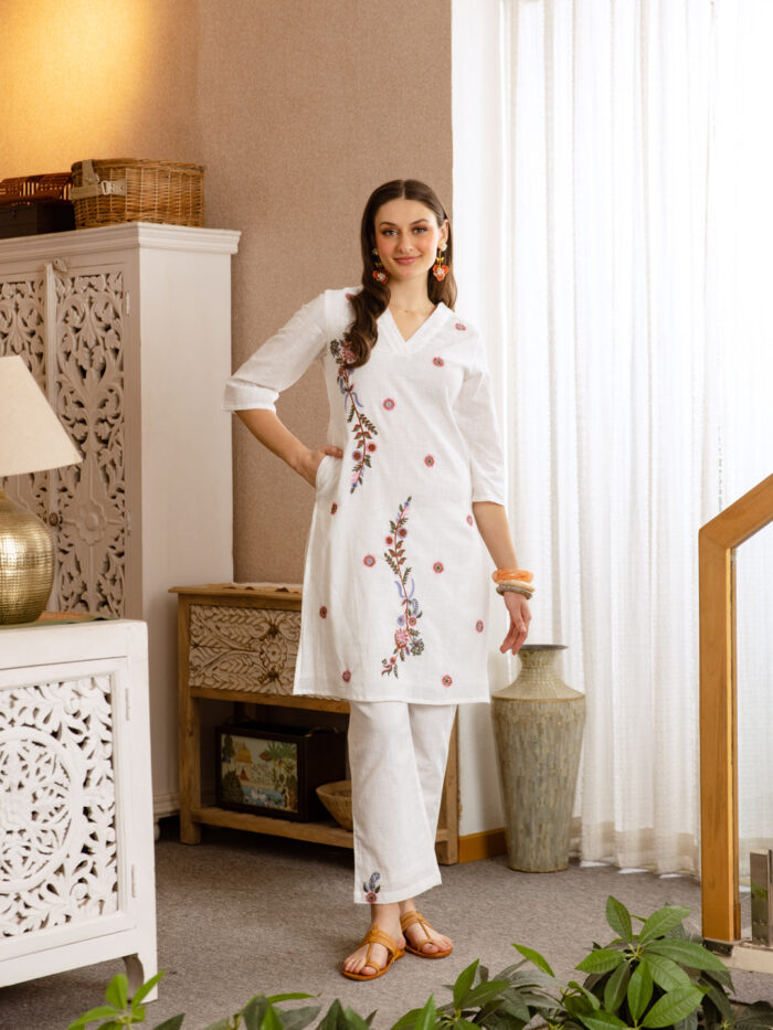Do embroidery kurta sets match current trends in ethnic wear