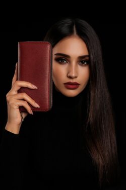 Women’s Wallets Canada Sale – Timeless Leather Designs at Special Prices